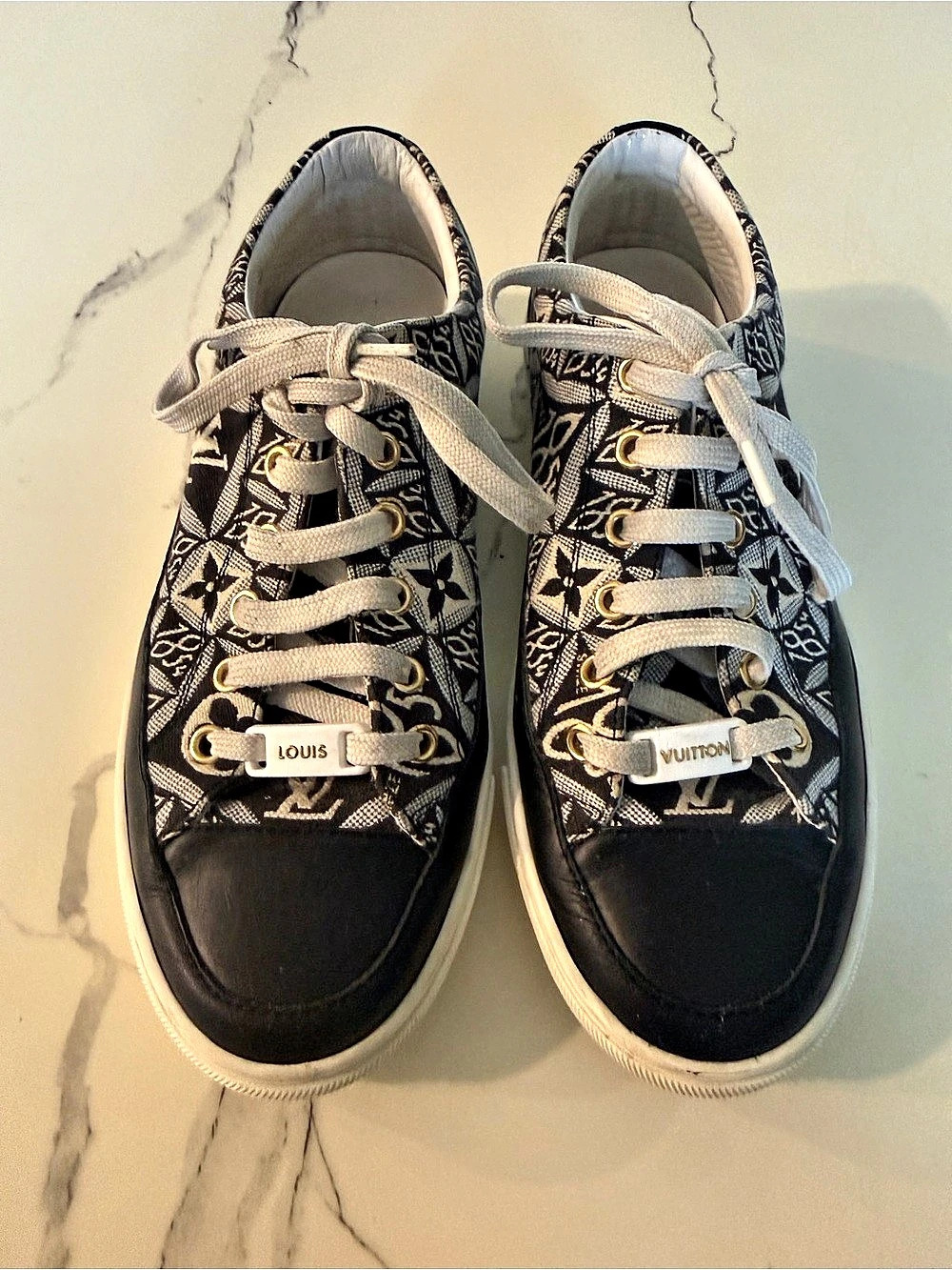 Limited Edition Authentic Louis Vuitton Since 1854 Monogram Sneakers size 6